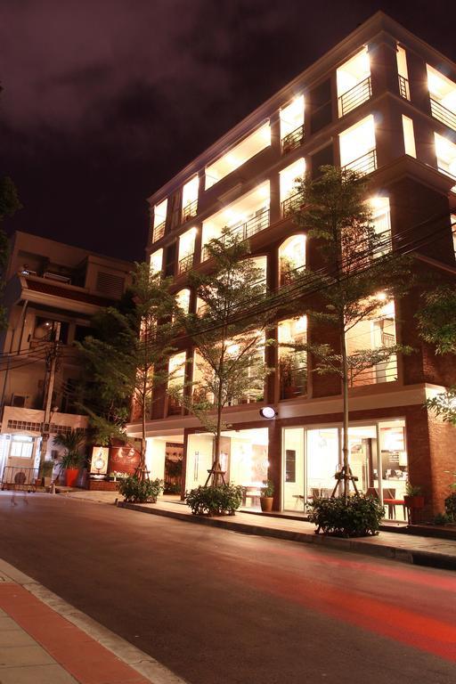 Mirth Sathorn Hotel Bangkok Buitenkant foto